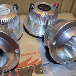 Cresendo Tweeters And Small rockford Fosgate Amp