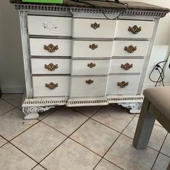 Dresser I Have The Knob Needs Screw