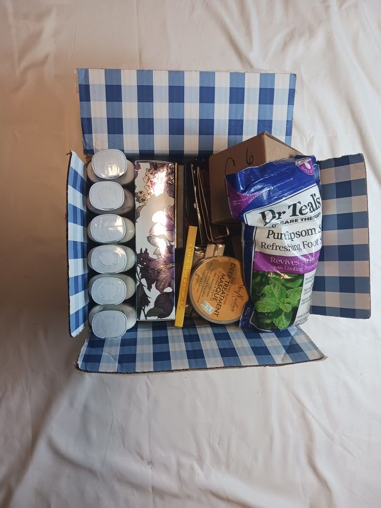 Women's Beauty & Cosmetics Bundle Kit On Sale!!!