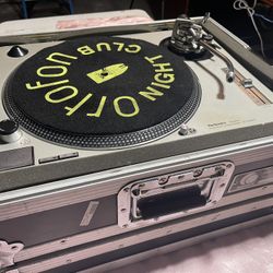 2 TECHNIQUE TURNTABLES  FOR SALE 