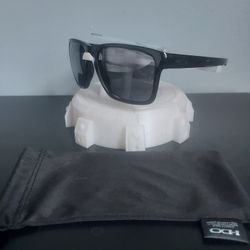 Oakley Sliver XL Sunglasses Brand New