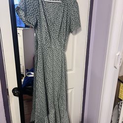 Floral cross body dress size L