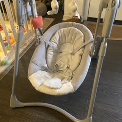 Graco Slim Spaces Baby Swing