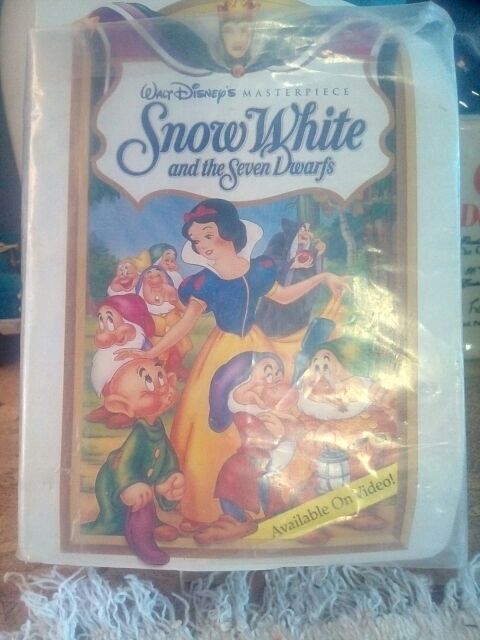 Snow white collectable toy