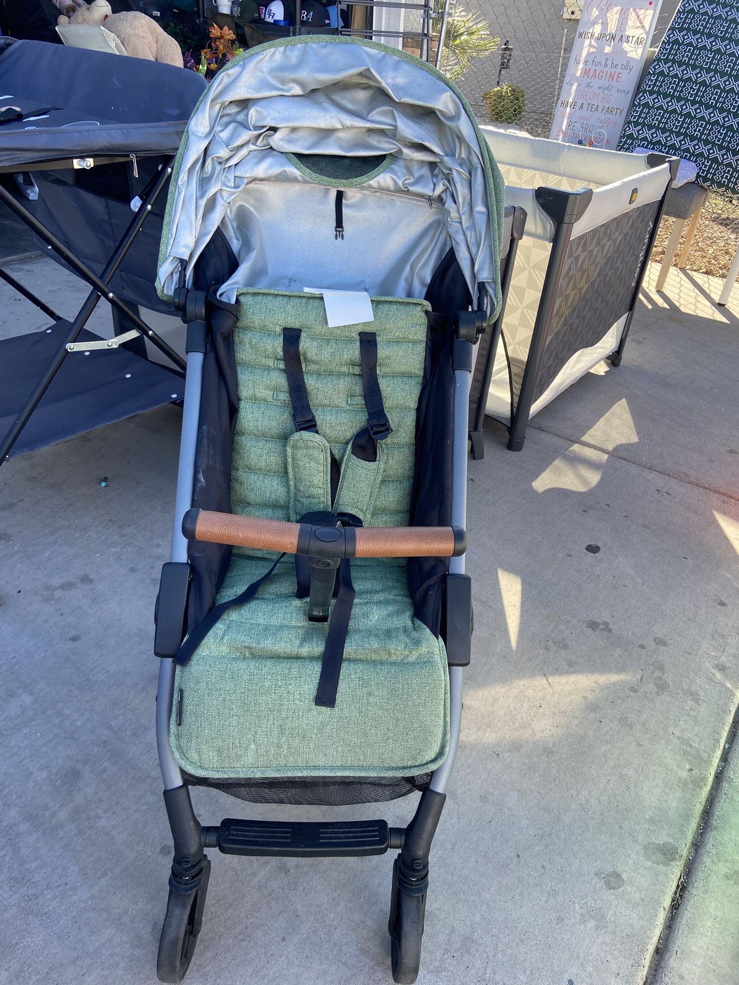 Zoe Light Weight Stroller