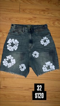 Dirty DenimTear Jorts