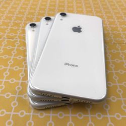 iPhone XR 64 GB Unlocked Each $239