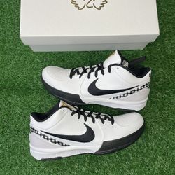 Kobe 4 Mambacita Gigi Size 9.5