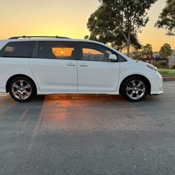 2014 Toyota Sienna
