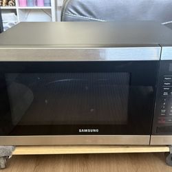 1.9 cu. ft. 950 W Countertop Microwave in Fingerprint Resistant Black Stainless Steel with Sensor Cook