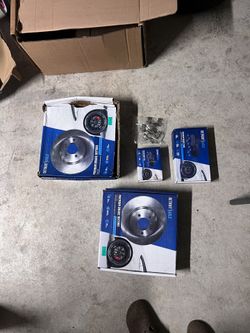 2014 Ford Explorer Brake Pads