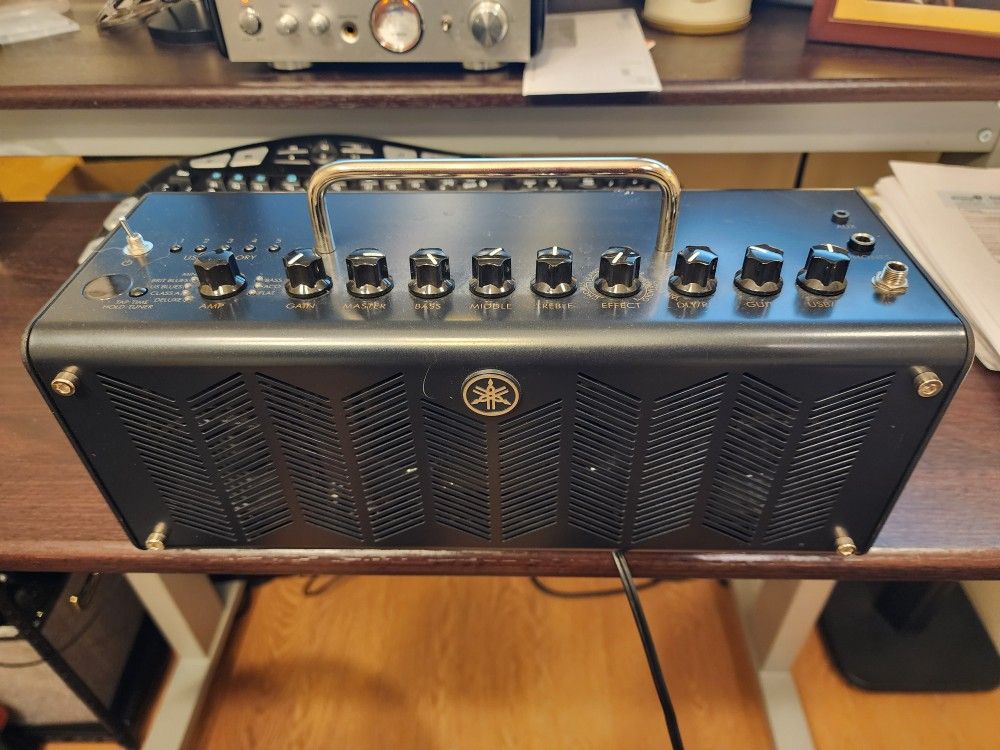 Yamaha ThR10C Amp
