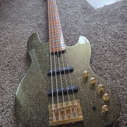 Sire Marcus Miller V10dx 5-string Bass Guitar