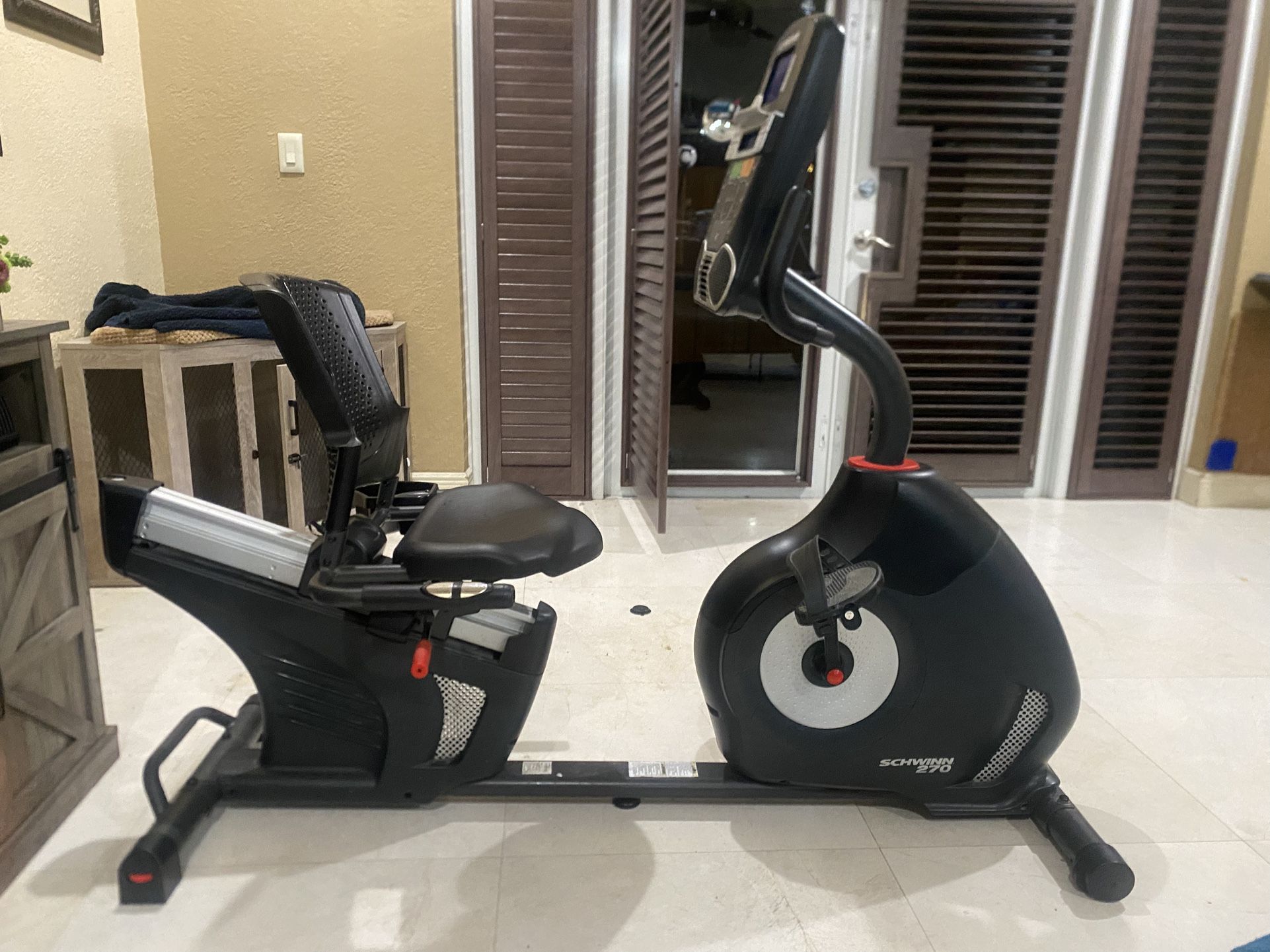 Schwinn 270 exercise recumbent bike