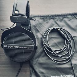 Studio headphones Beyerdynamic DT990 Pro 250ohm 