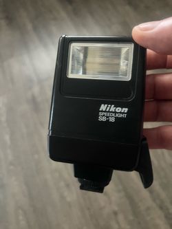 NIKON SB-18 DIGITAL CAMERA FLASH