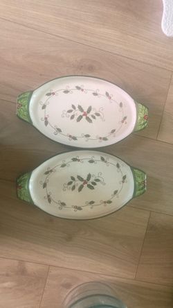 2 Christmas plates