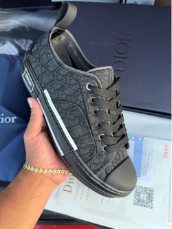 Dior b23