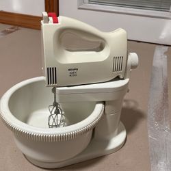 Krups Mixer Mixer Station bowl, and all the accessories