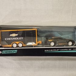 2020 MAISTO PREMIUM 1:64 SCALE. METAL DIECAST.  TOW & GO.   2016 CHEVY CAMARO SS WITH CAR TRAILER. 