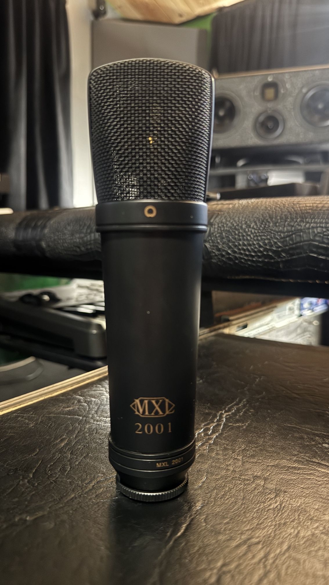 MXL 2001