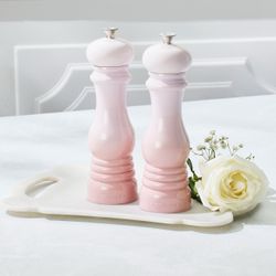 Le creuset shell pink salt and peeper mill