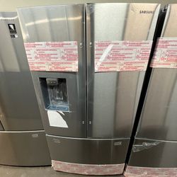 SAMSUNG NEW FRENCH DOOR FRIDGE WITH ICE AND WATER DISPENSER 