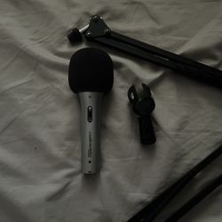 Audio Technica ATR2100USB Microphone And Arm 