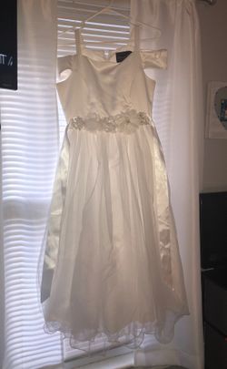 Size 16 girls flower girl/communion white dress.