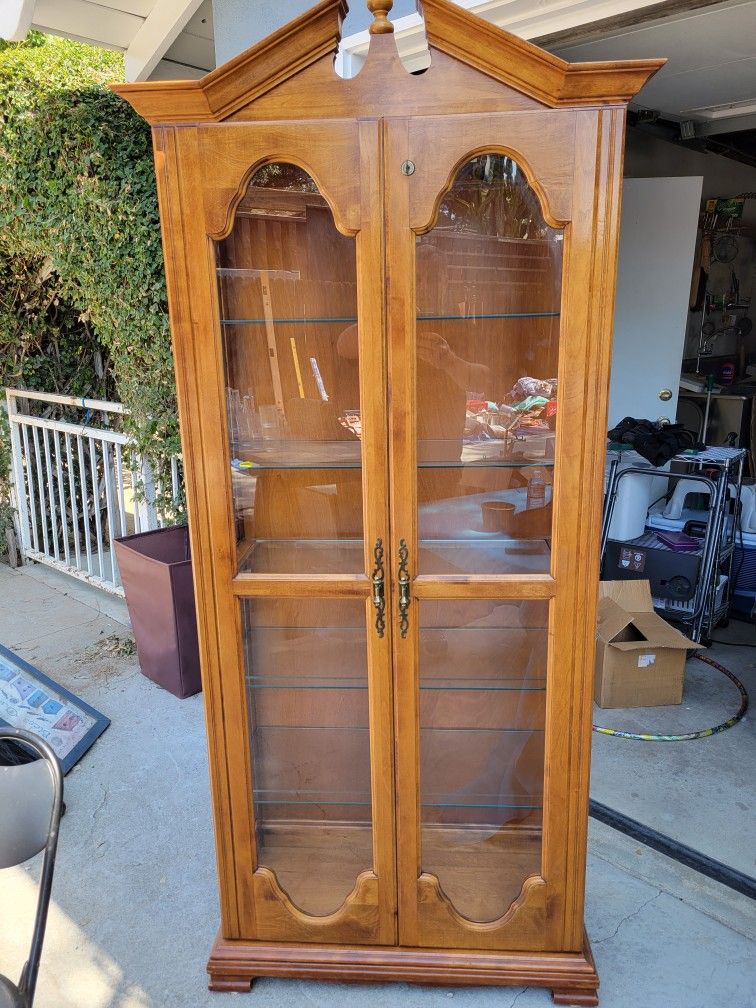 Showcase Cabinet