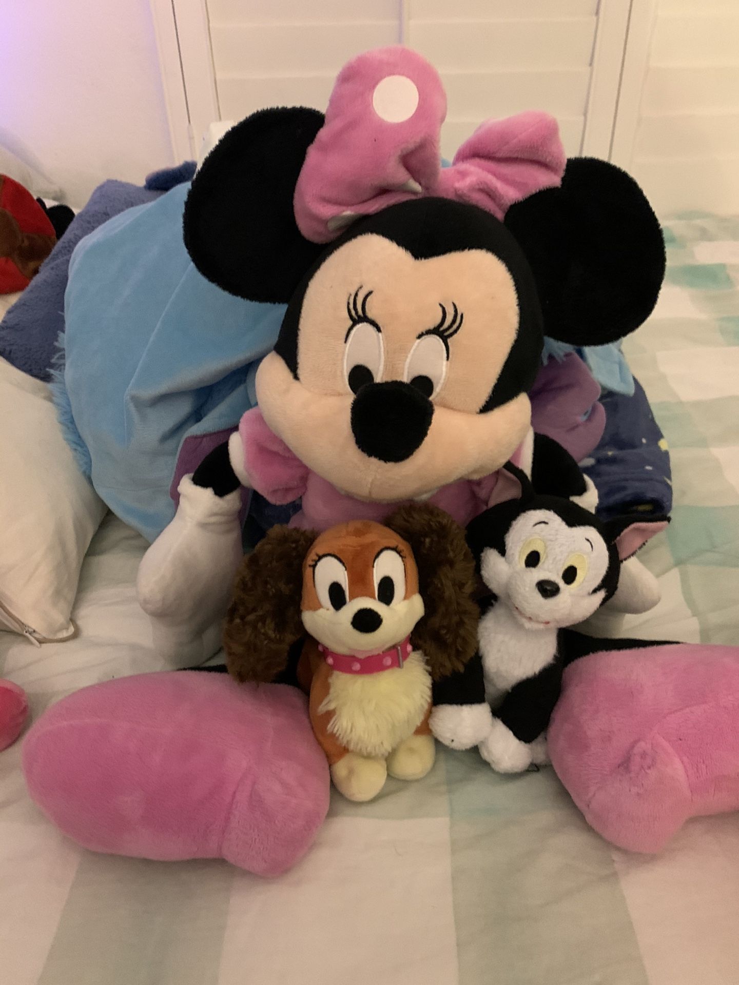 Minnie stuffed animal