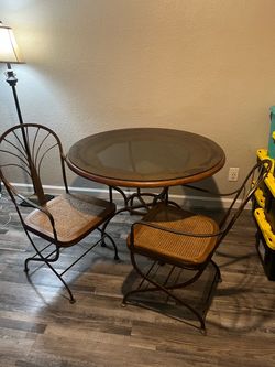 Table and 4 matching chairs