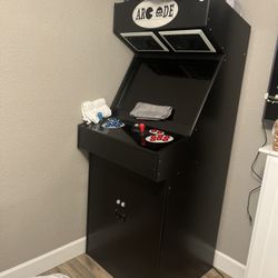 Arcade Custom Made With Raspberry Pie 