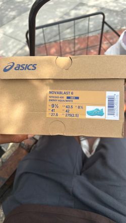 Ascis sneakers
