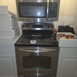 GE Oven/range And Microwave 