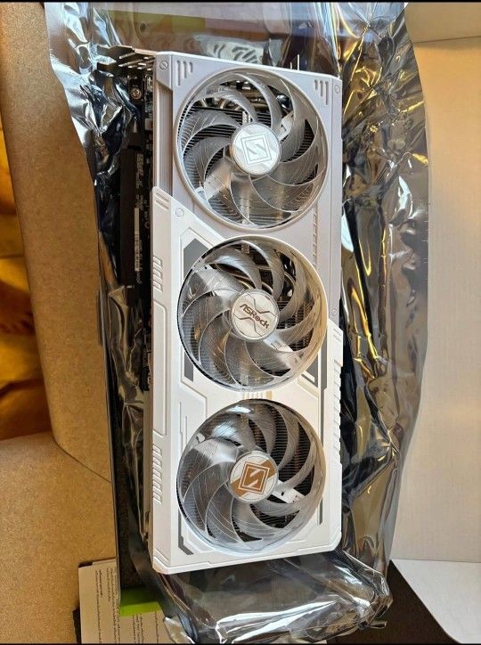 AMD Radeon RX 9070XT ASRock Steel Legend 16GB