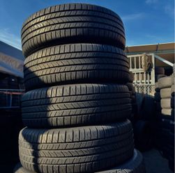 Set 215/65-17 Michelin con el 80% de vida