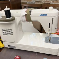 JUKI Industrial Sewing Machine – Heavy Duty, Works Great