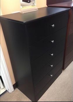 Eight drawers dresser