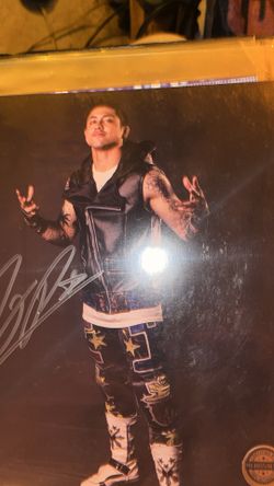 WWE TJP SIGNED PHOTO