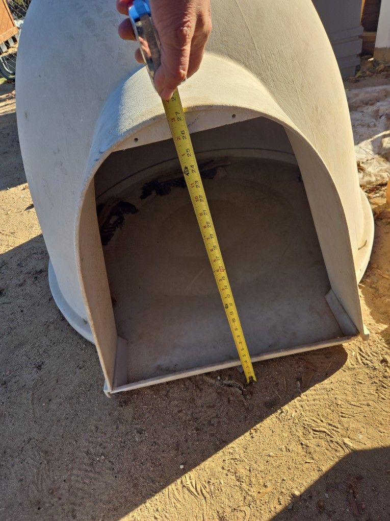 Igloo Doghouse