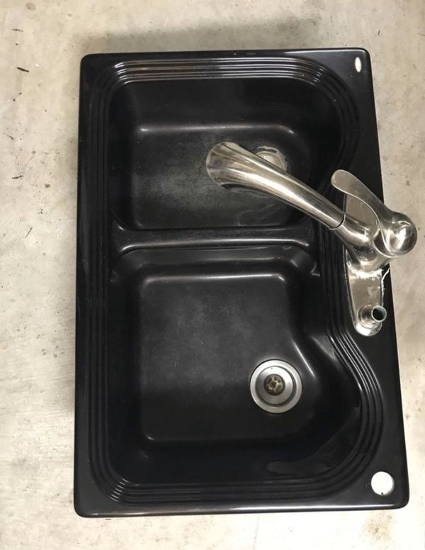 black ceramic kitchen sink for Sale in Katy, TX - OfferUp