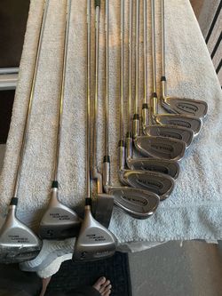 Complete golf set with carry bag