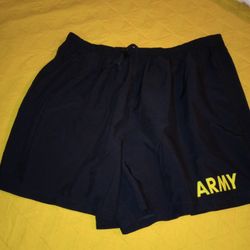 #23 • Shorts Size L