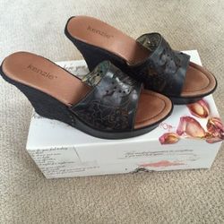 Ladies wedges size 7