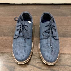 lace tie dressy shoes
