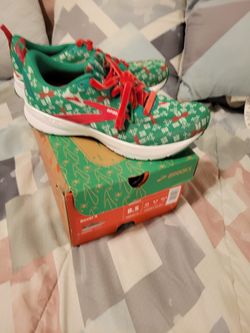 Brooks Revel 4 Christmas Edition Shoes