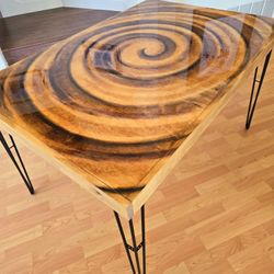 Swirl Vertigo Pocket Dining Table