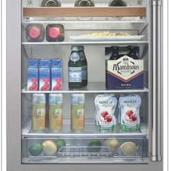 ❄️ LIKE NEW! ❄️ Sub-Zero Brand Undercounter Beverage Center / Drink and Entertainment Fridge / Produce Refrigerator - Stainless Door $2,000 OBO