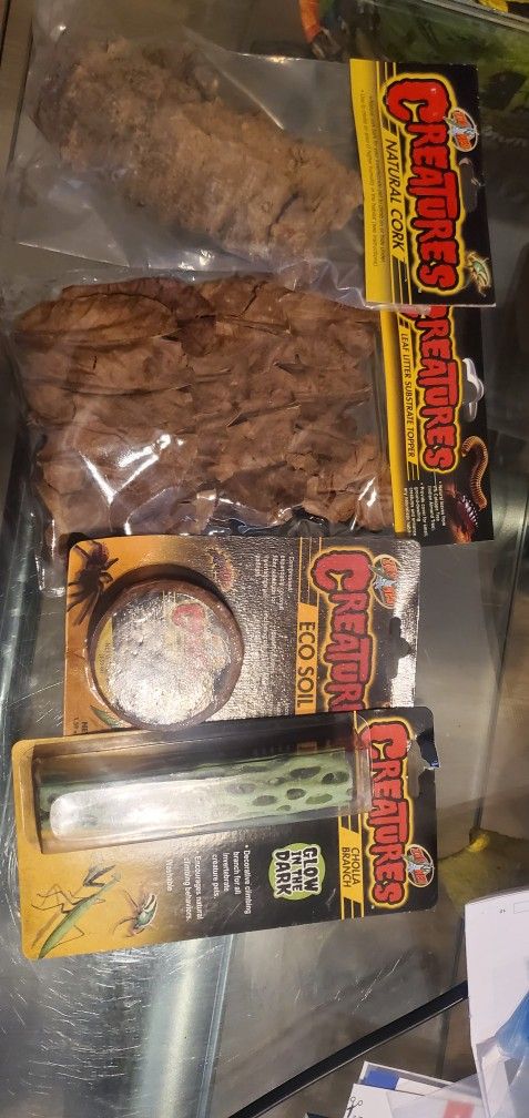 substrates and decor for invertebrate and reptile pets.